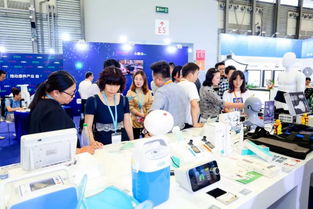 康复辅具产业迈向新高度 黄树贤部长与彭沉雷副市长视察2019老博会康复设备展